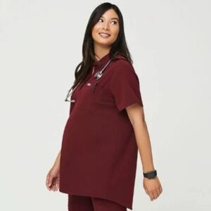 FIGS Kitale Maternity Scrub Top Burgundy in Size S